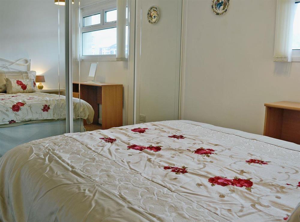 Comfortable double bedroom (photo 2) at Harbour View in Porthmadog, Gwynedd