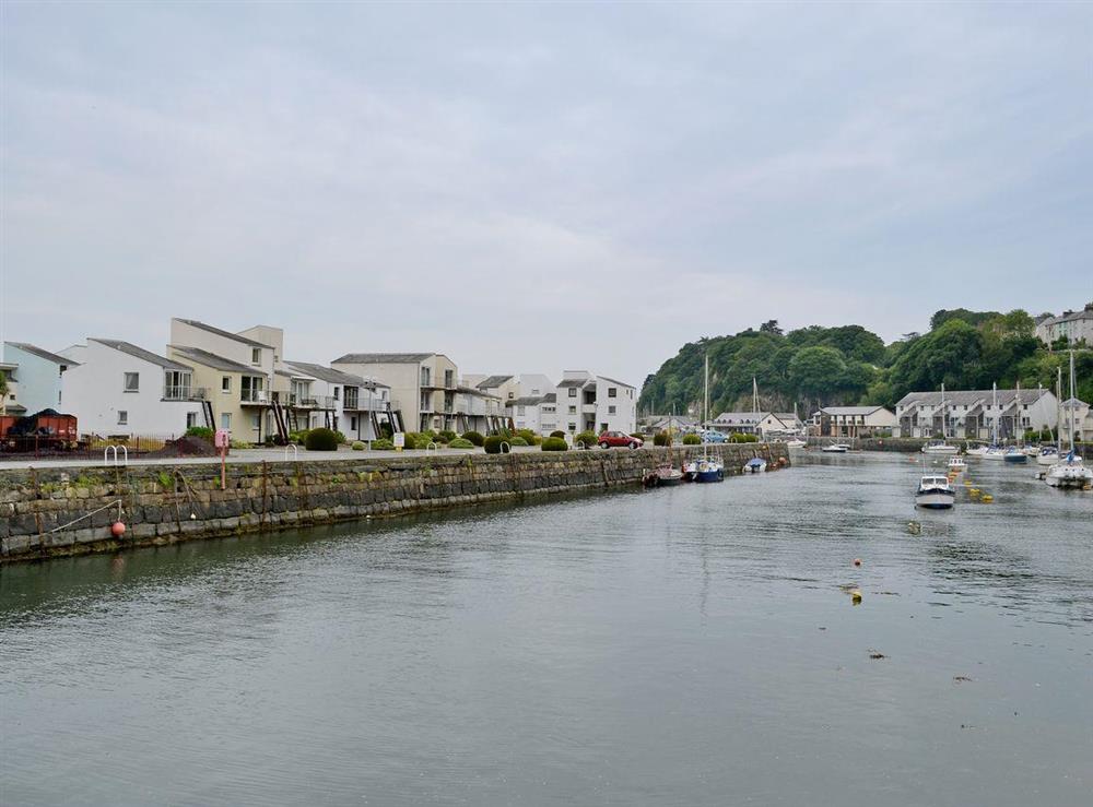 Contemporary holiday property at Harbour View in Porthmadog, Gwynedd
