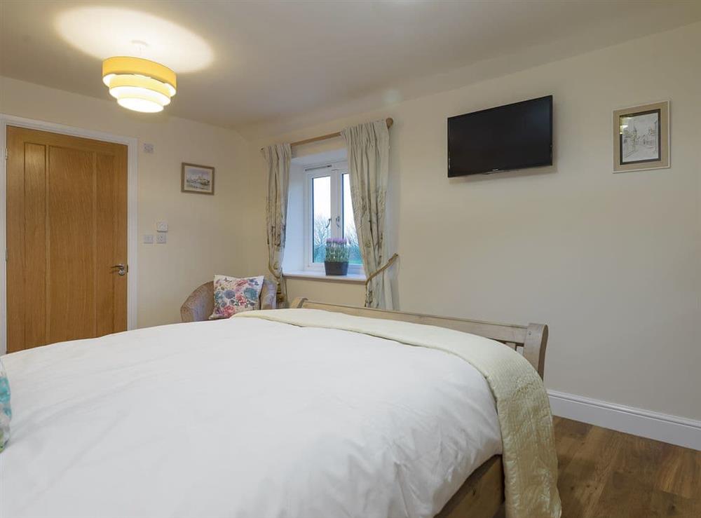 Comfortable double bedroom at Harbour View in Wainfleet St. Mary, near Skegness, Lincolnshire