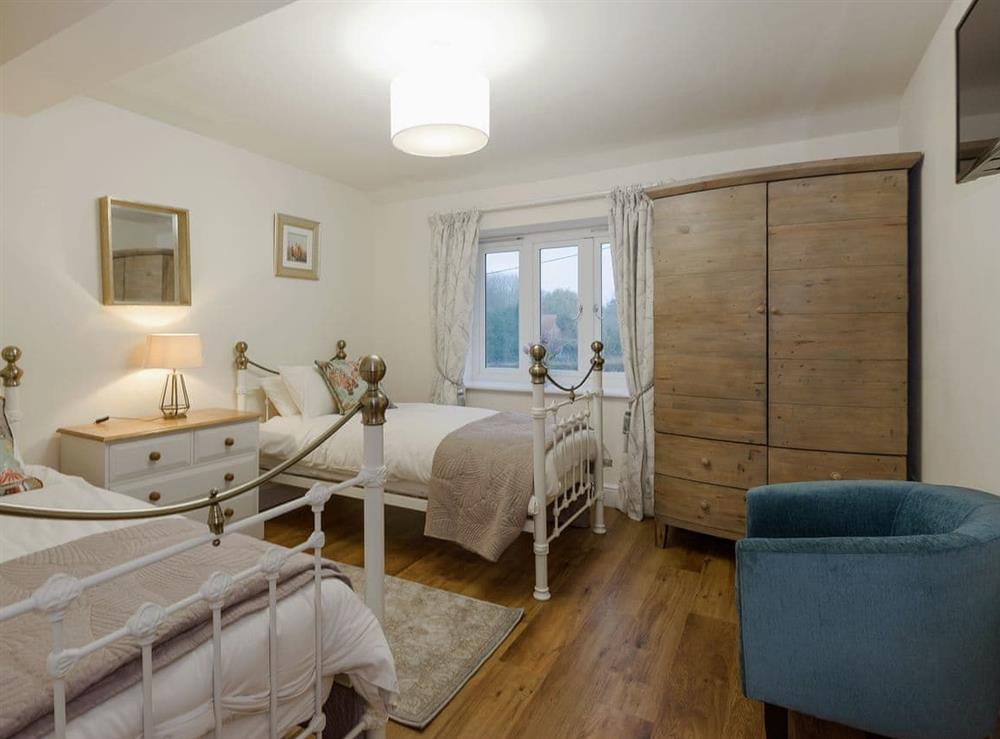 Spacious twin bedroom at Harbour View in Wainfleet St. Mary, near Skegness, Lincolnshire