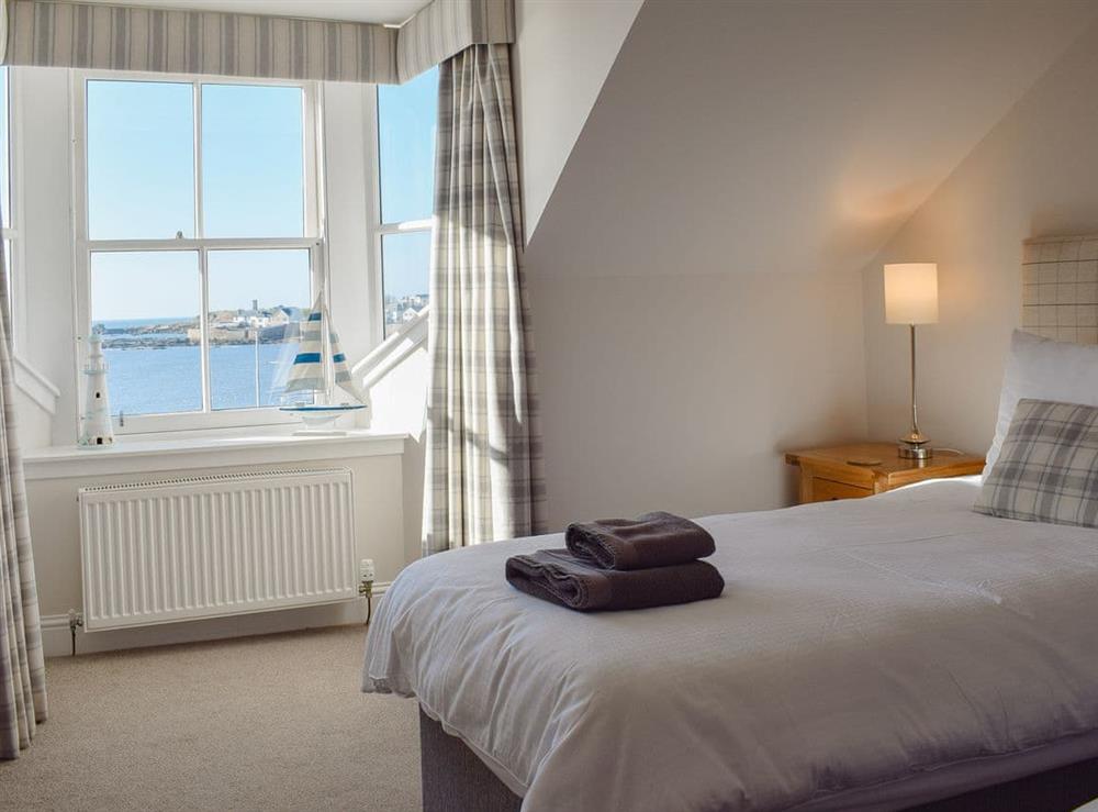 Twin bedroom (photo 2) at Harbourside Apartment in Anstruther, Fife