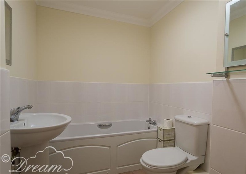 The bathroom at Harbourside Apartment, Weymouth