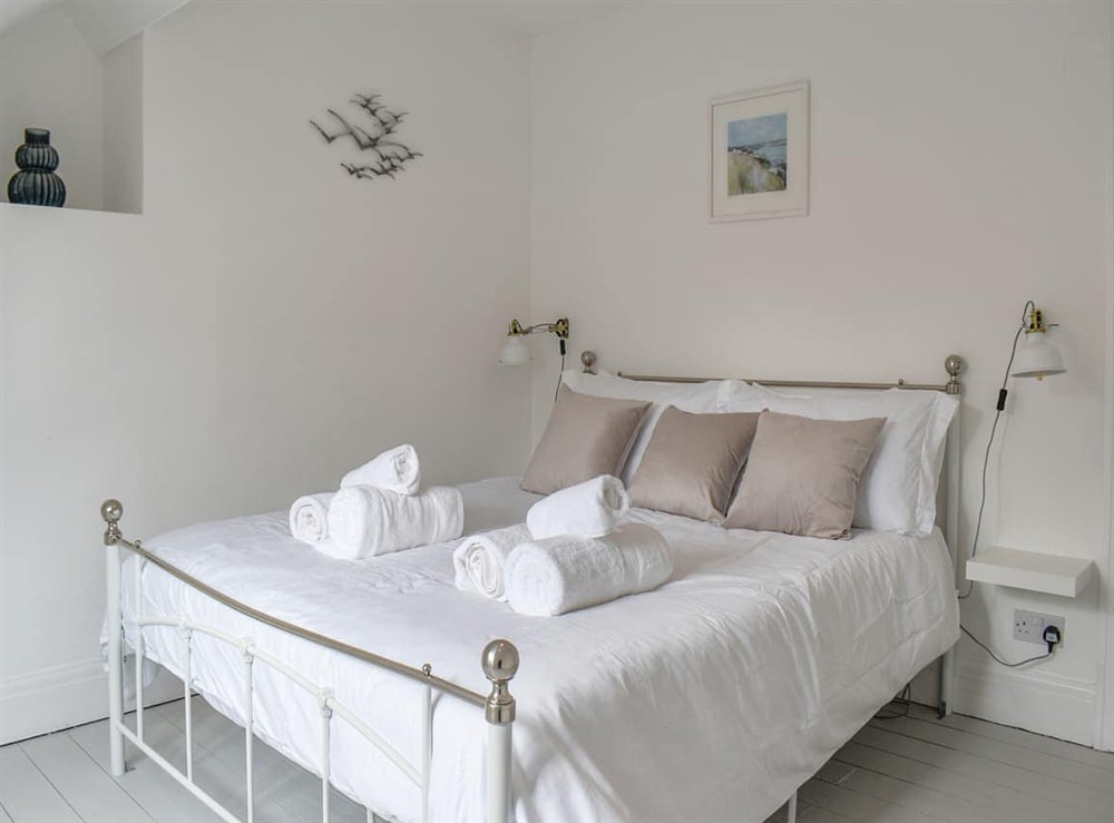 Double bedroom (photo 5) at Harbourside House in Scarborough, North Yorkshire