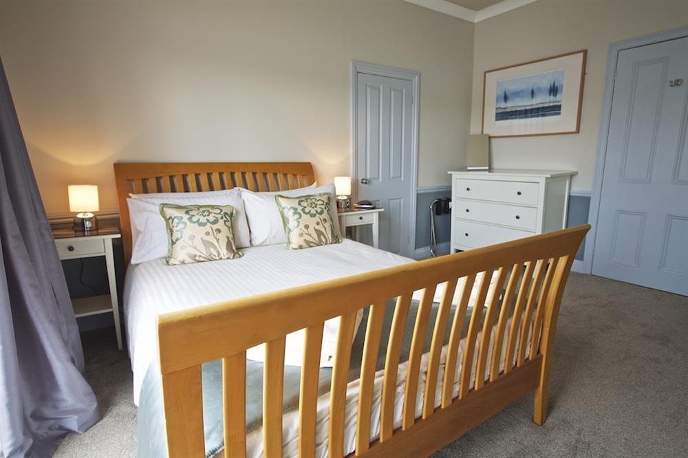 Master bedroom with en suite at Harbourside in South Town, Dartmouth
