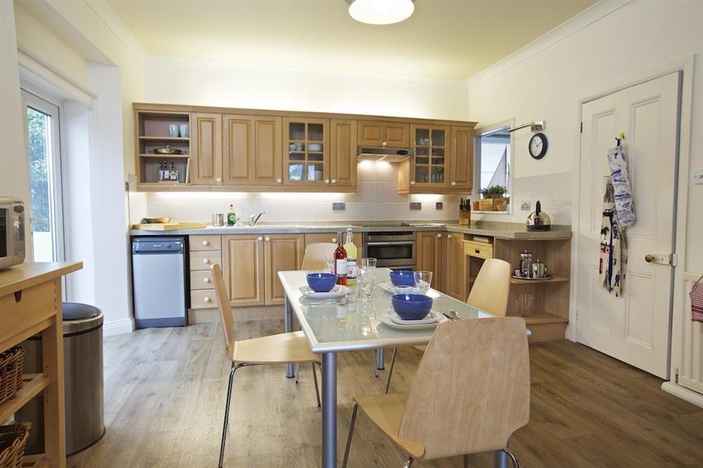 Spacious, well equipped kitchen diner at Harbourside in South Town, Dartmouth