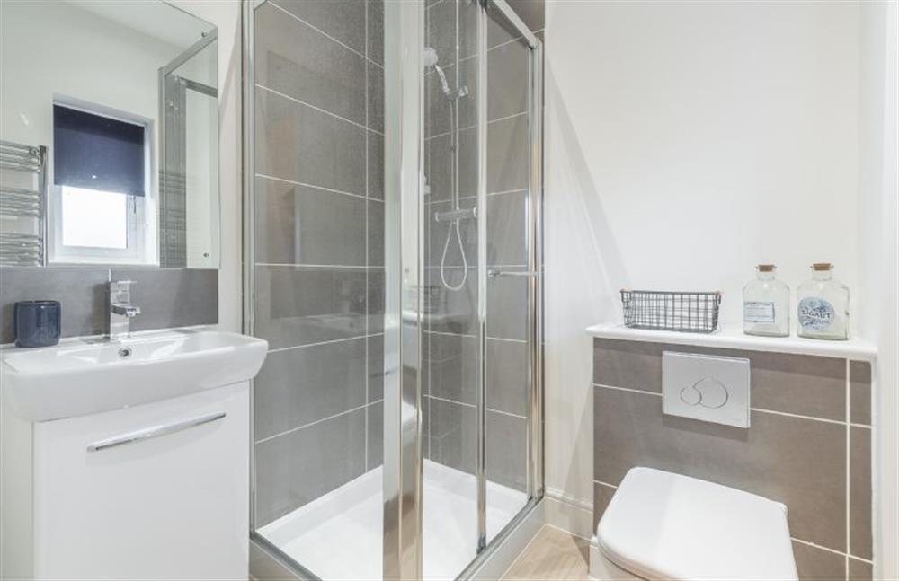 First floor: En-suite shower room (photo 2) at Hare Cottage, Bodham near Holt