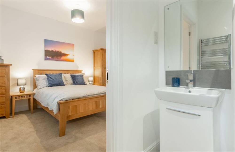 First floor: En-suite shower room at Hare Cottage, Bodham near Holt