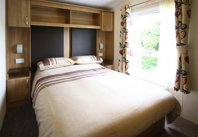 Double bedroom in the Mulberry 2 at Harford Bridge in Tavistock, South Devon