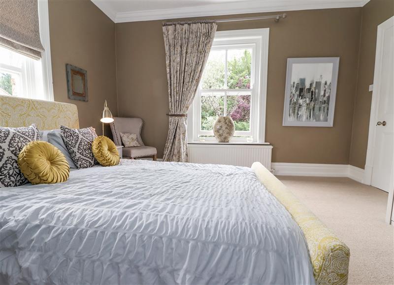 One of the 5 bedrooms (photo 2) at Harford House, Holme-On-Spalding-Moor