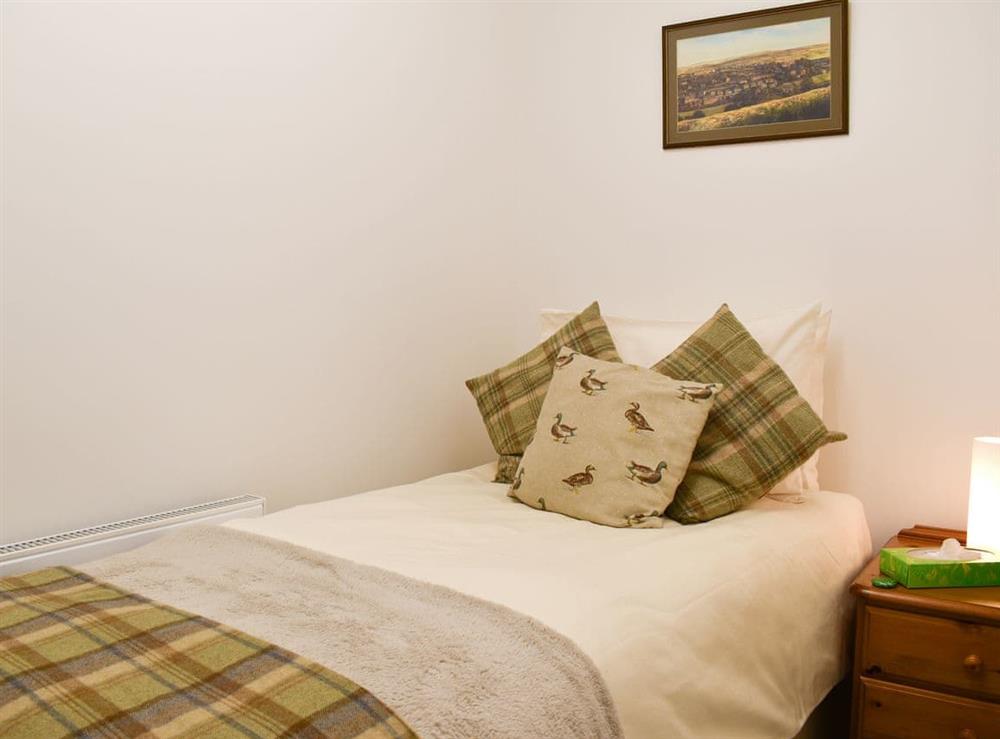 Single bedroom at Harlequin House in Holmfirth, West Yorkshire