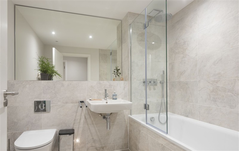 The bathroom at Harlyn Penthouse, Cornwall