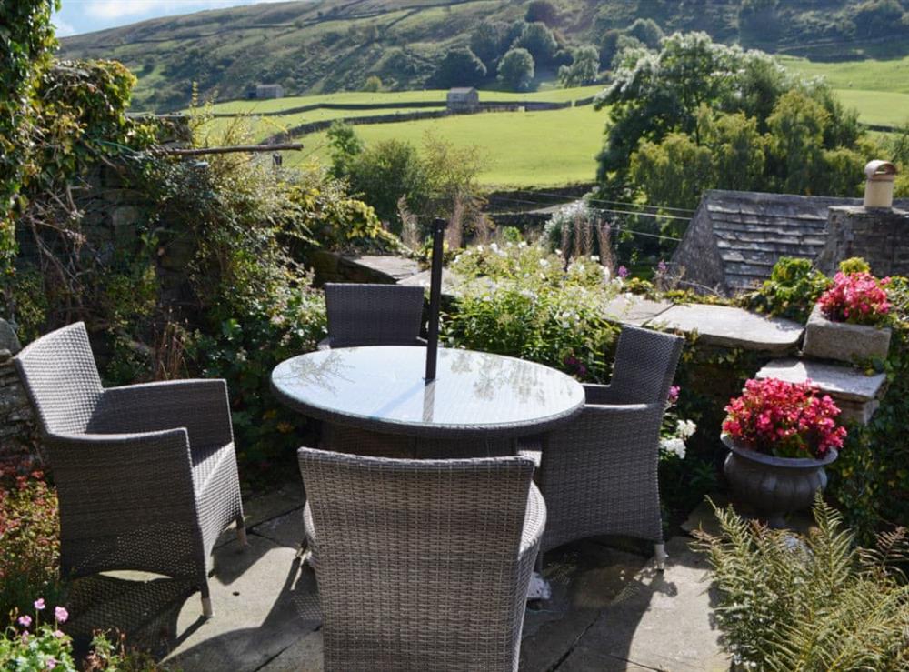 Sitting-out-area at Harriet’s Cottage in Richmond, North Yorkshire