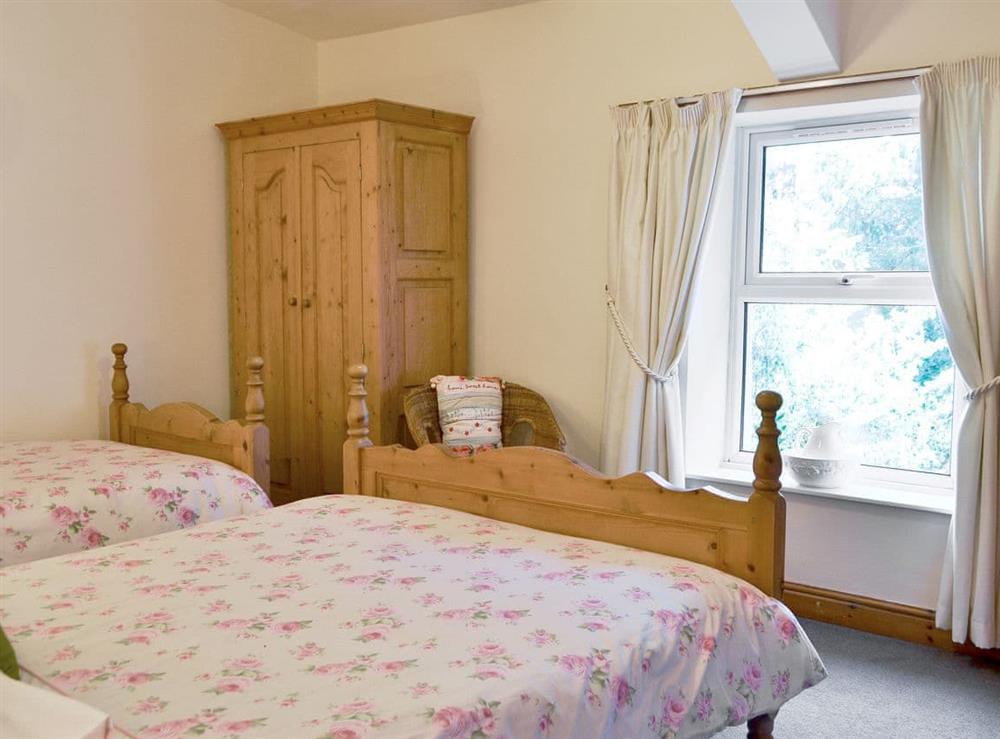 Twin bedroom (photo 2) at Harriet’s Hideaway in Keswick, Cumbria