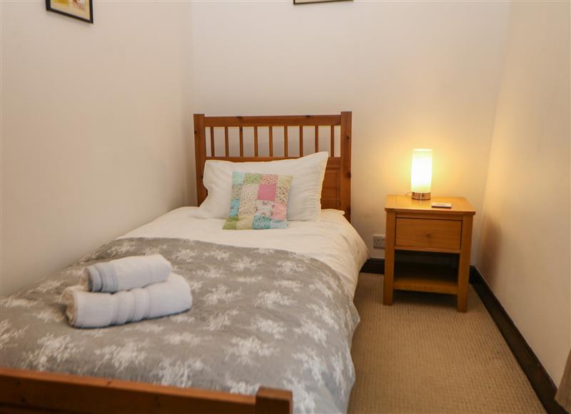 One of the 3 bedrooms (photo 2) at Harrow Cottage, Great Longstone