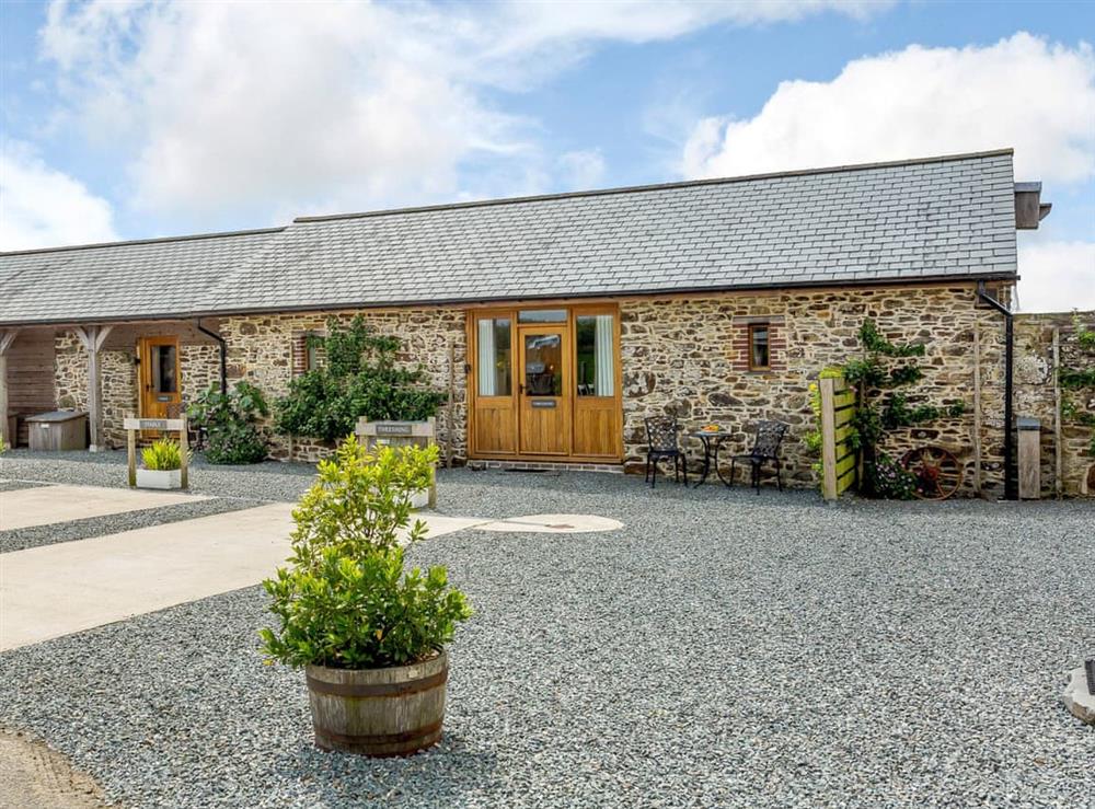 Lovely single-storey stone-built holiday home
