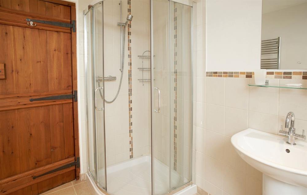 Family bathroom with separate shower at Harvest Moon, Feniton