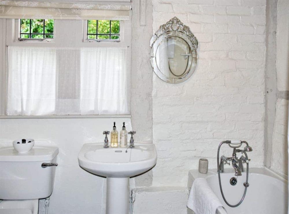 Bathroom at Hathaway Hamlet in Stratford-upon-Avon, Warks., Warwickshire