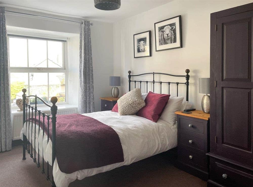 Attractive en-suite double bedroom at Havelock Cottage in Windermere, Cumbria