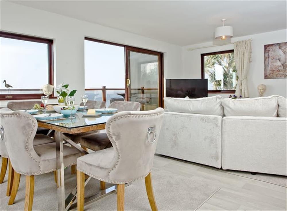 Attractive dining area at Hawks Ridge in Downderry, Cornwall