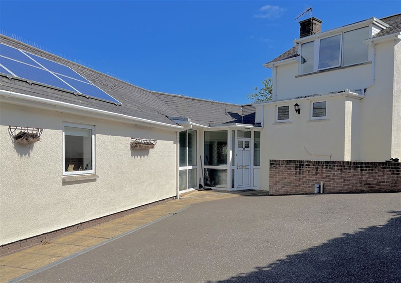 The setting (photo 2) at Hawksdown, Lyme Regis