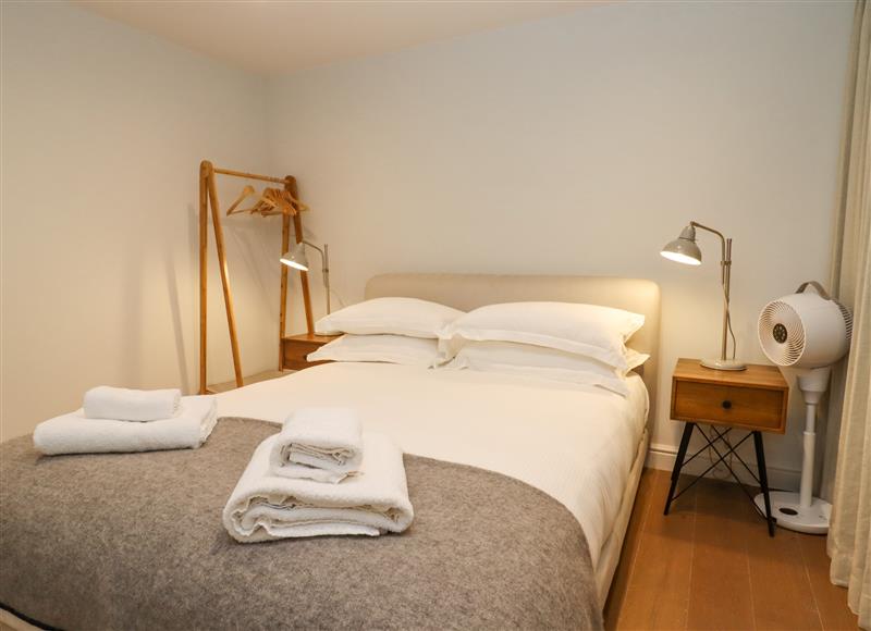 One of the bedrooms (photo 3) at Hawthorn Barn, Northleach