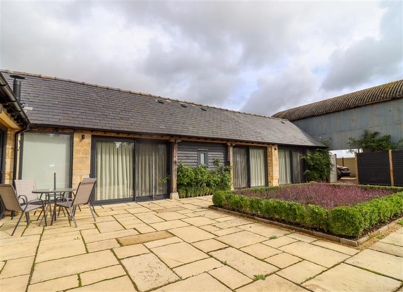 The setting at Hawthorn Barn, Northleach