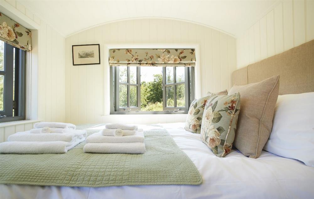 King-size bed  at Hawthorn Retreat, Blencowe, near Greystokes
