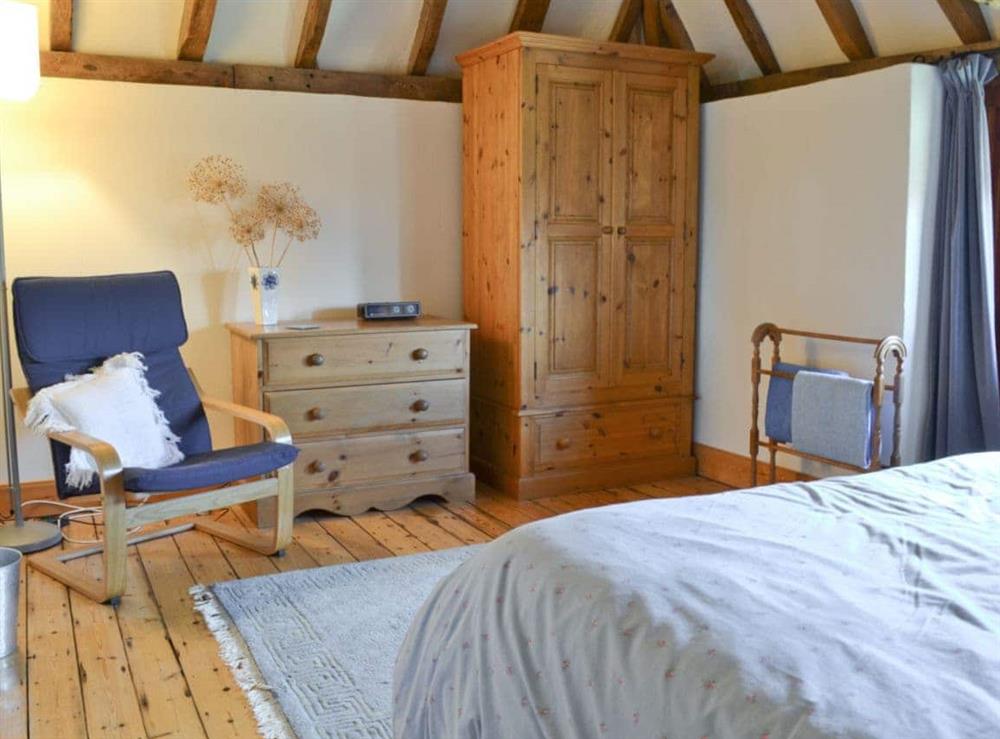 Double bedroom (photo 2) at Hawthorne Cottage in Preston, Canterbury., Kent