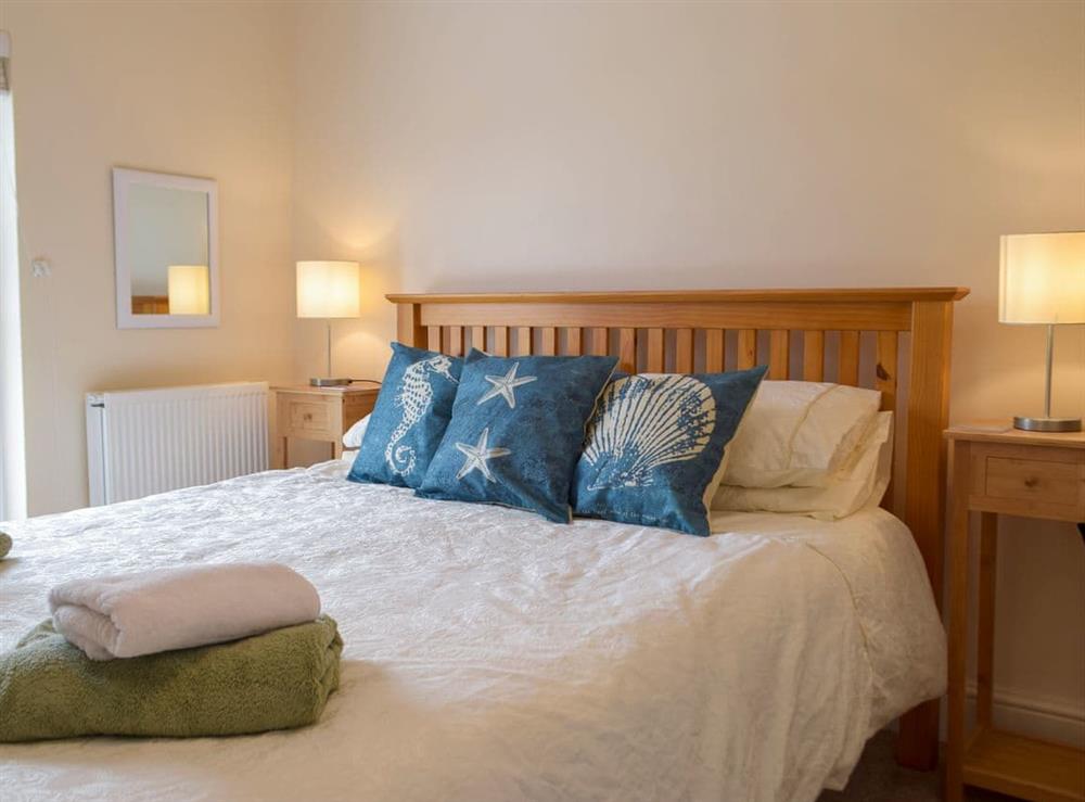 Double bedroom at Hawthorns in Scurlage, near Glamorgan, Swansea, West Glamorgan
