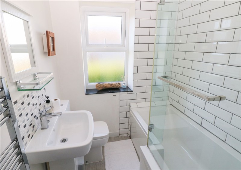 This is the bathroom at Hawthorns, Scurlage
