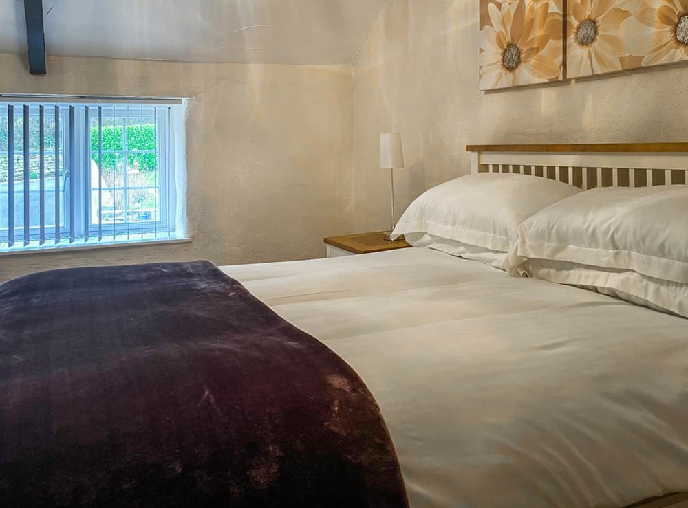 Double bedroom (photo 2) at Haybarn in Liskeard, Cornwall