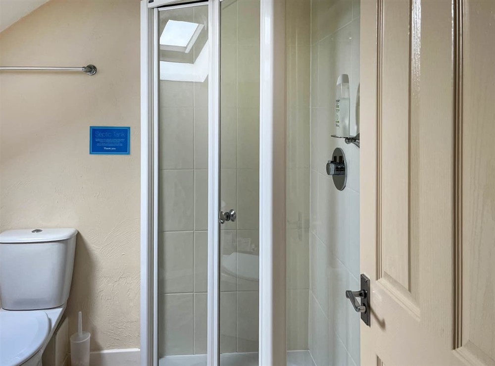 Shower room (photo 2) at Haybarn in Liskeard, Cornwall