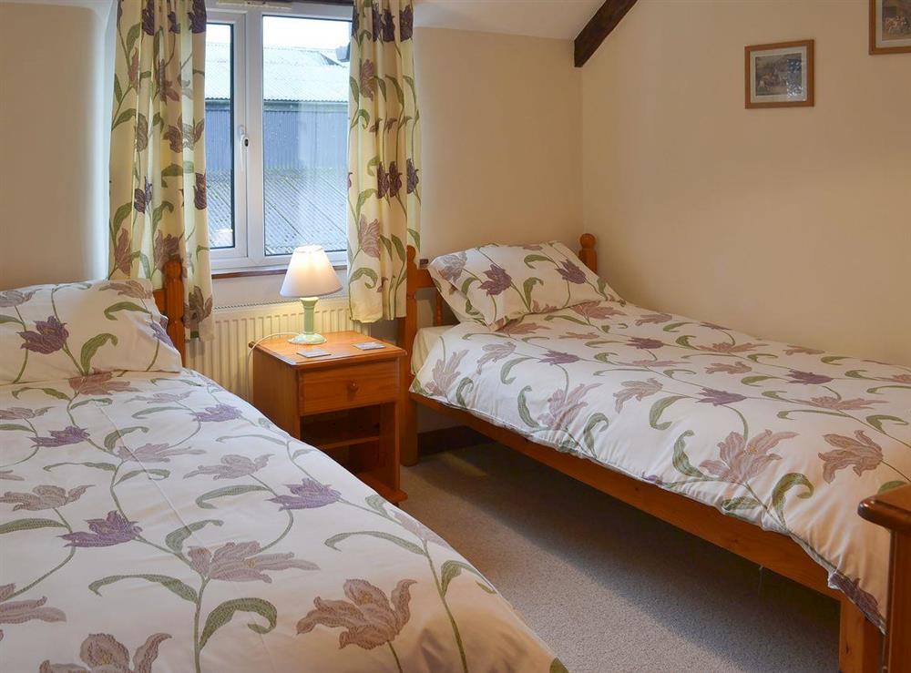 Comfortable twin bedded room at Haycombe Cottage in Camelford, Cornwall