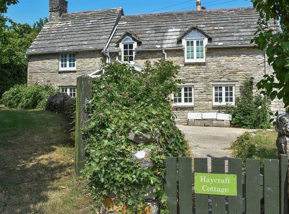 Lovely New Forest holiday home at Haycraft Cottage in Harmans Cross, near Swanage, Dorset