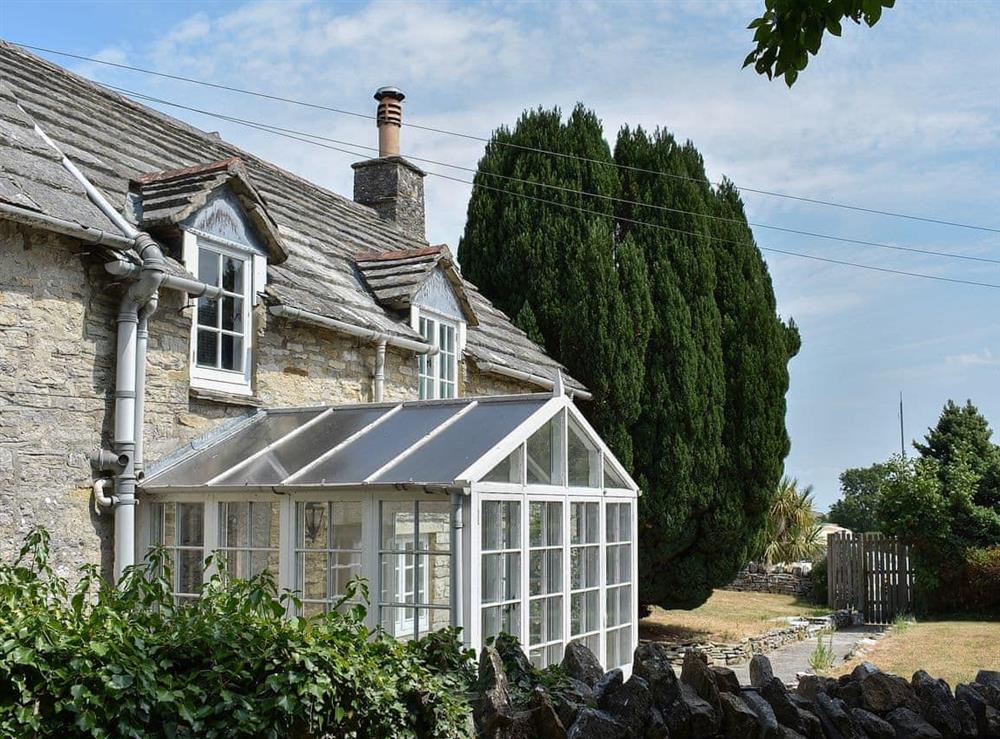 Sunny holiday cottage at Haycraft Cottage in Harmans Cross, near Swanage, Dorset