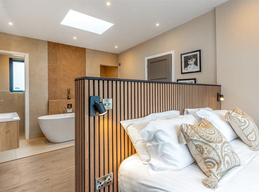 Double bedroom (photo 7) at Hayloft in Buchlyvie, Stirlingshire