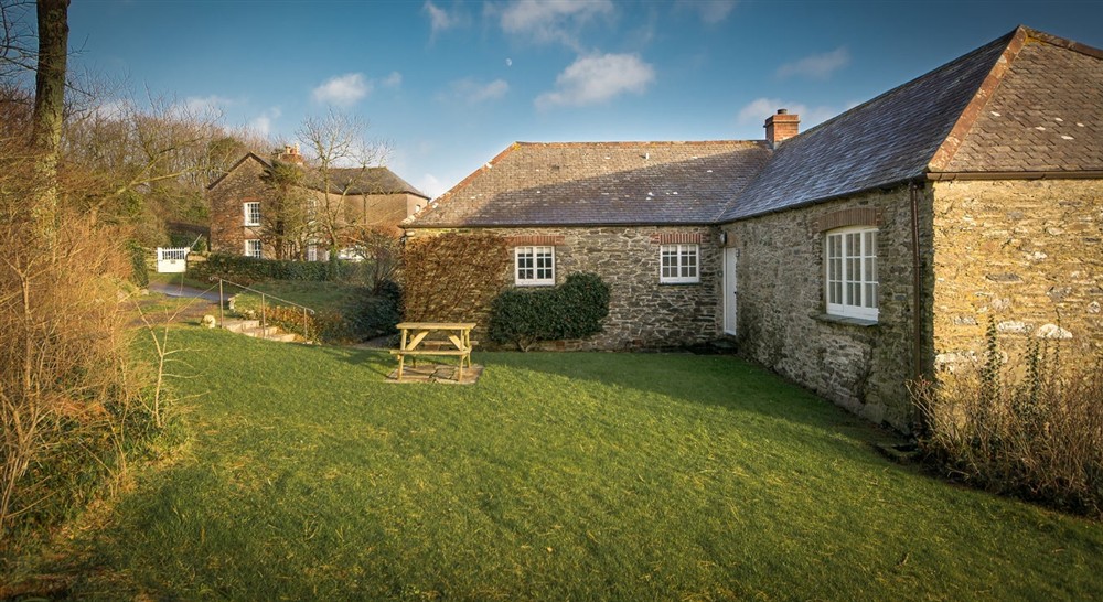 The exterior of Hayloft, Roseland, Cornwall (photo 2) at Hayloft in Truro, Cornwall