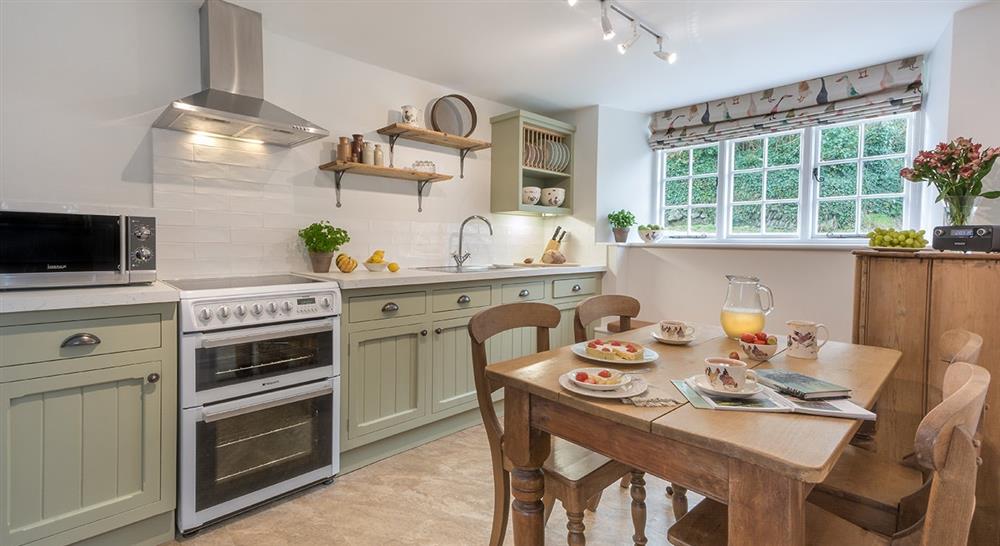 The kitchen and dining area at Hayrick in Lanteglos-by-fowey, Cornwall