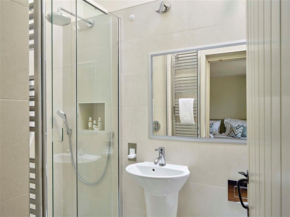 Bedroom ones’ en-suite shower room  at Haytor Cottage, Dartmouth