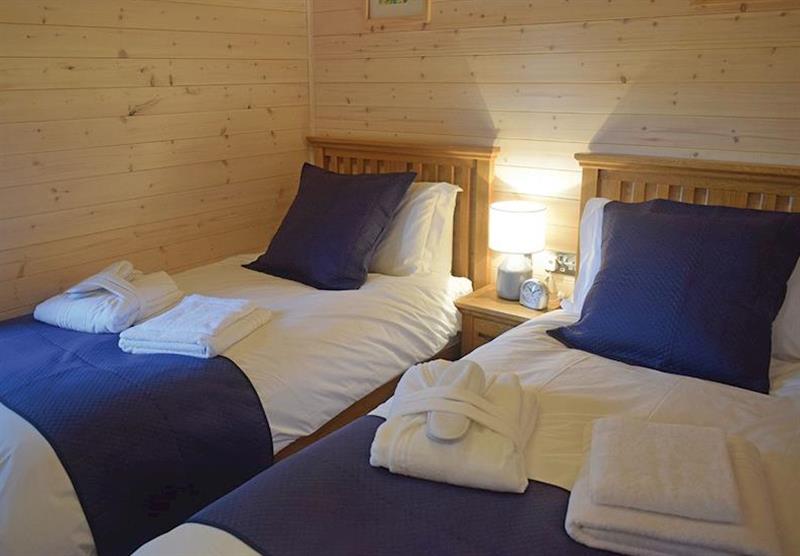Twin bedroom in Bramble Lodge at Hazelhurst Lodges in Ashover, Derbyshire