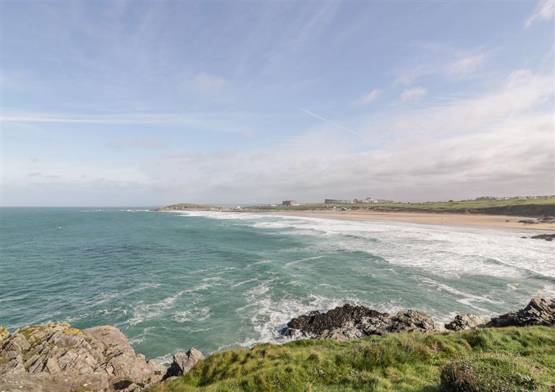 The setting around Headland View