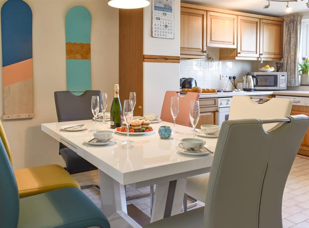 Kitchen/diner at Headlands Cottage in Coverack, Cornwall