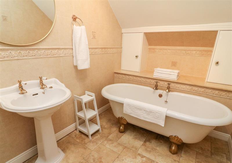 Bathroom (photo 2) at Heanor House, Leyburn