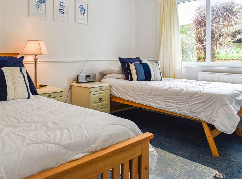 Twin bedroom at Heather Cottage in Canonstown, Cornwall