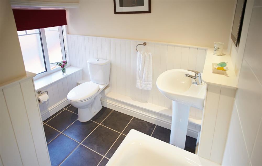 En-suite bathroom at Heather Cottage, Gillamoor