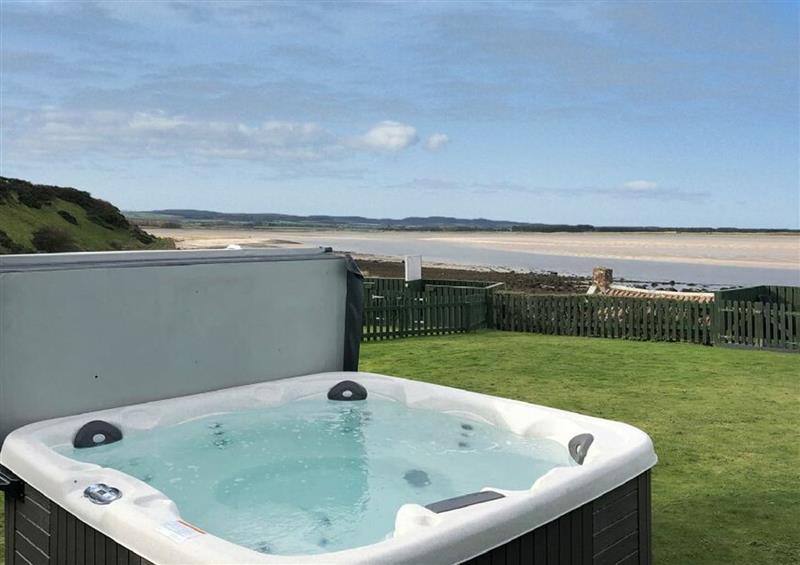 Enjoy the swimming pool at Heather Cottages - Grey Seal, Bamburgh