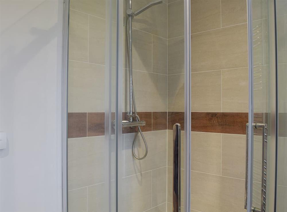 Separate shower at Heather Lea in Summerbridge, near Harrogate, North Yorkshire