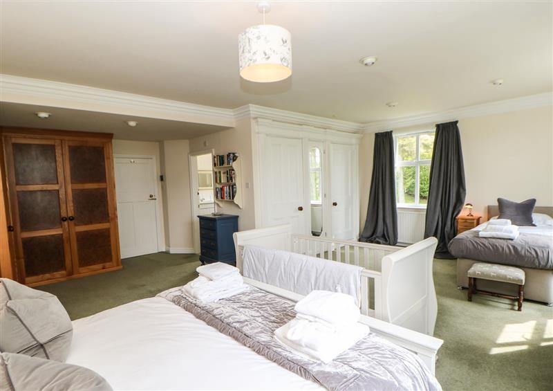 One of the 10 bedrooms (photo 4) at Heatherbrae, Middleton-In-Teesdale