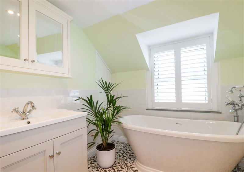 The bathroom (photo 2) at Heatherlea Cottage, Polgooth