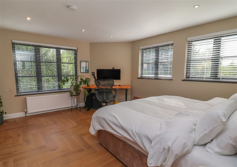 One of the 5 bedrooms (photo 2) at Hedgerose, Goodleigh near Barnstaple